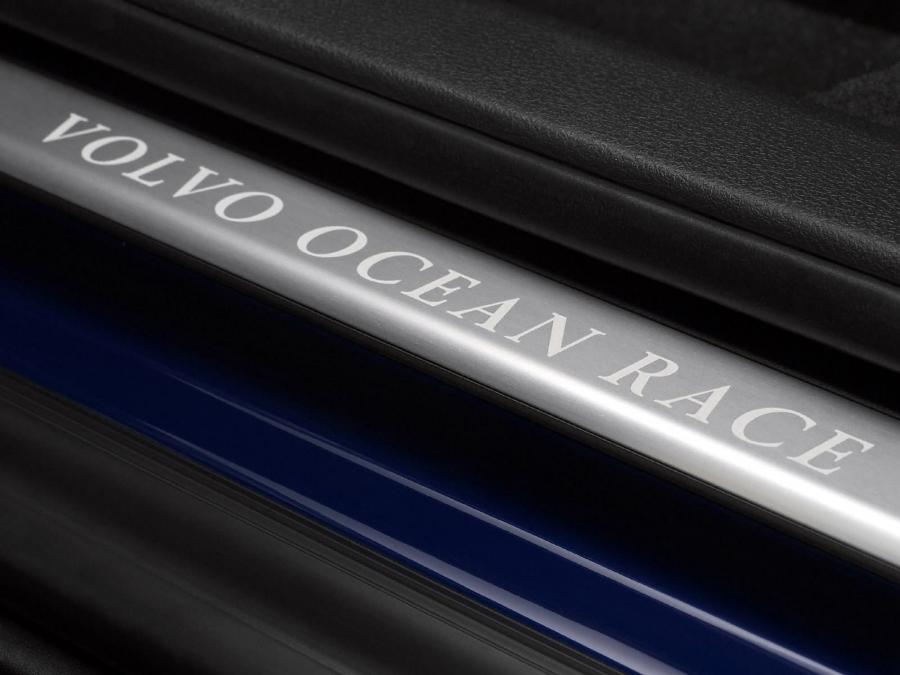  Volvo XC70 AWD Ocean Race 2006 года  (фото 6 из 10)